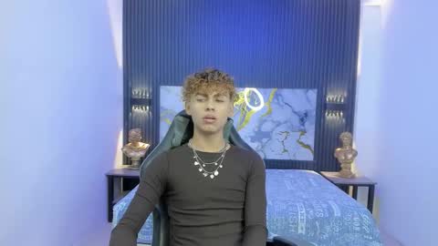 anyelotwink online show from March 20, 2026, 5:01 am