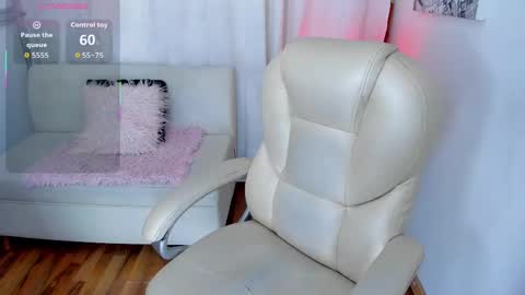 Anyi online show from September 24, 2025, 12:08 pm