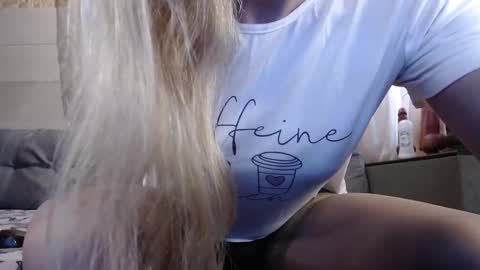 Snapshot of anytka_love chatting on February 13, 2025, 9:51 am Anytka love online show from February 13, 2025, 9:51 am