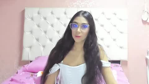 Snapshot of aome_rainbow2 chatting on January 1, 2025, 12:00 am Aome Rainbow online show from January 1, 2025, 12:00 am