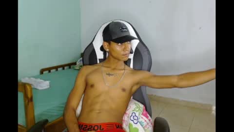 aphal_hot23 online show from February 13, 2025, 4:22 am