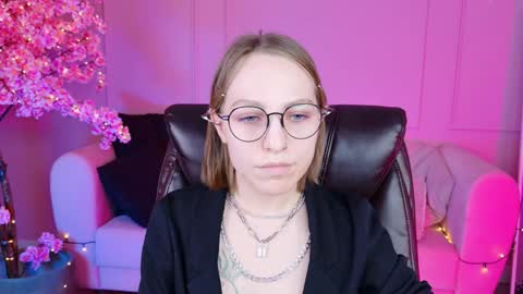 APHEX QUEEN online show from December 13, 2024, 1:22 pm