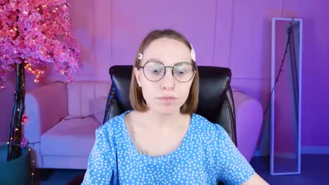 APHEX QUEEN online show from January 19, 2025, 1:12 pm