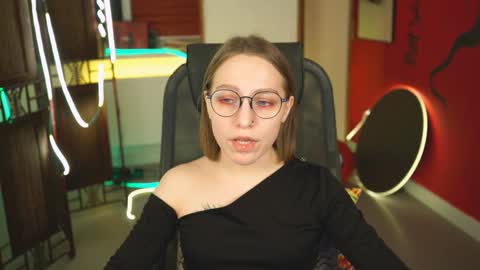 APHEX QUEEN online show from February 4, 2025, 12:22 pm