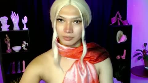 Snapshot of aphr0dite_x chatting on February 14, 2025, 10:38 am Roman Goddess online show from February 14, 2025, 10:38 am