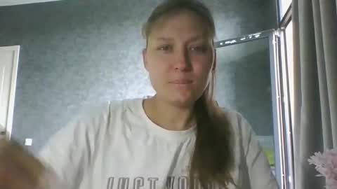 Snapshot of aphrodisiaque_ chatting on May 6, 2026, 12:21 pm aphrodisiaque_ online show from May 6, 2026, 12:21 pm
