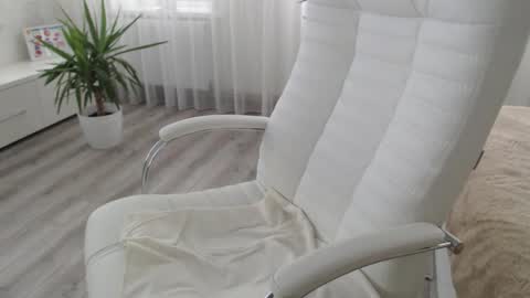 Aphrodite online show from October 16, 2025, 11:22 am