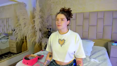 aphrodite online show from December 20, 2025, 9:55 pm