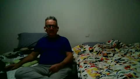 Snapshot of apixaba chatting on December 29, 2024, 8:37 pm furry bear online show from December 29, 2024, 8:37 pm