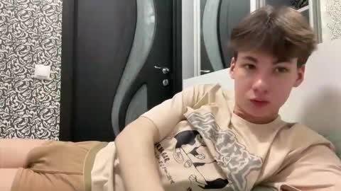 aplant_ online show from October 22, 2025, 10:42 pm