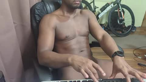 apollodarkmn online show from April 13, 2026, 11:43 pm