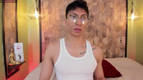 apolo_crus online show from April 17, 2026, 4:15 am