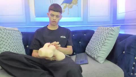   online show from March 25, 2026, 2:17 am