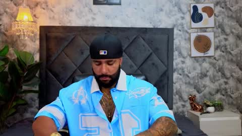 Apolo online show from November 2, 2025, 9:06 pm