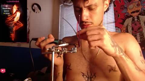 Snapshot of apolo_s chatting on October 23, 2025, 5:23 pm Andres online show from October 23, 2025, 5:23 pm