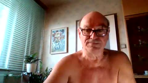 Snapshot of apony58 chatting on October 29, 2025, 6:04 am Adam online show from October 29, 2025, 6:04 am