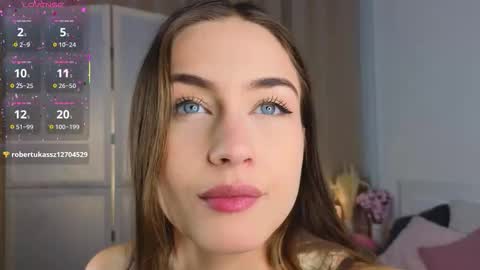 Vicki online show from November 17, 2025, 9:04 am