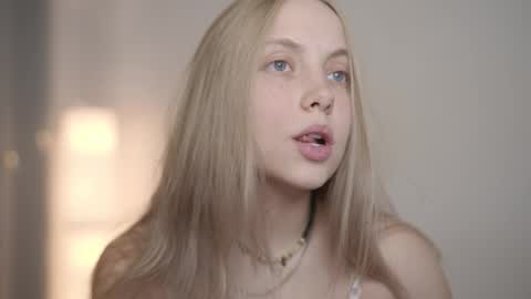  REYNA  my friend   online show from October 3, 2025, 3:09 pm