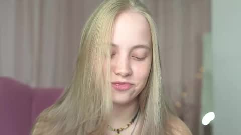  REYNA  my friend   online show from October 5, 2025, 7:17 am