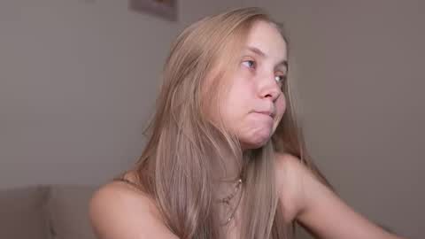  REYNA  my friend   online show from October 14, 2025, 3:46 pm