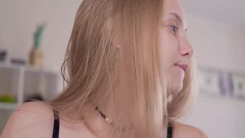  REYNA  my friend   online show from June 5, 2026, 3:18 pm