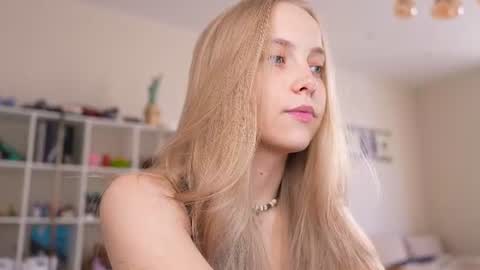  REYNA  my friend   online show from June 22, 2026, 3:09 pm