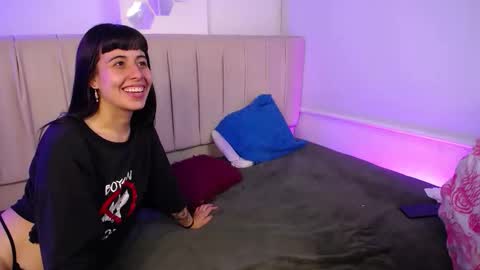 Snapshot of aprhil_blaze chatting on October 22, 2025, 9:14 pm aprhil_blaze online show from October 22, 2025, 9:14 pm