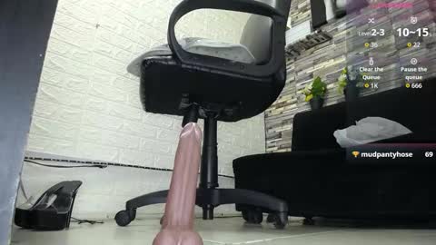 Aprhillove online show from December 19, 2025, 3:19 pm