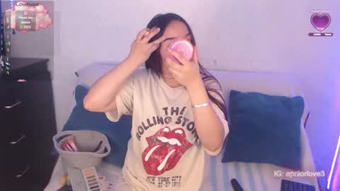 Abril Freelance Model online show from September 12, 2025, 3:39 am