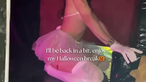   online show from October 8, 2025, 12:03 pm