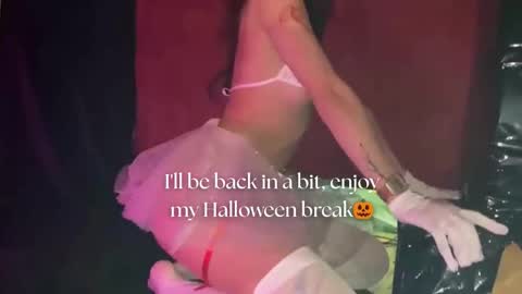   online show from October 17, 2025, 11:57 am