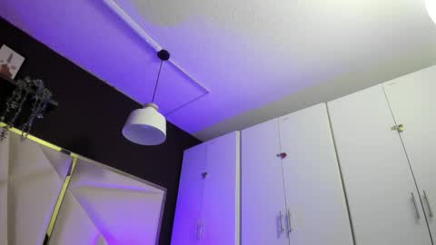 April online show from October 29, 2025, 11:01 am