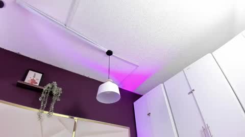 Snapshot of april_bowie chatting on February 25, 2026, 11:20 am April online show from February 25, 2026, 11:20 am