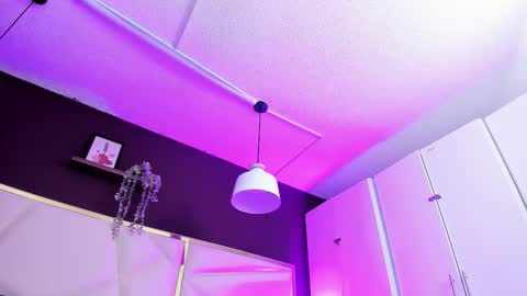 Snapshot of april_bowie chatting on February 28, 2026, 12:06 pm April online show from February 28, 2026, 12:06 pm