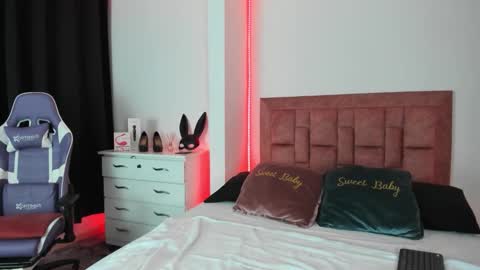 Snapshot of april_collinsxx chatting on October 16, 2025, 10:00 pm april collinsxx online show from October 16, 2025, 10:00 pm