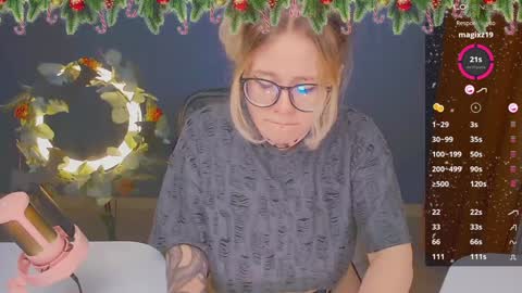 Snapshot of april_hentaigirl chatting on December 22, 2024, 7:21 pm    my special content  online show from December 22, 2024, 7:21 pm
