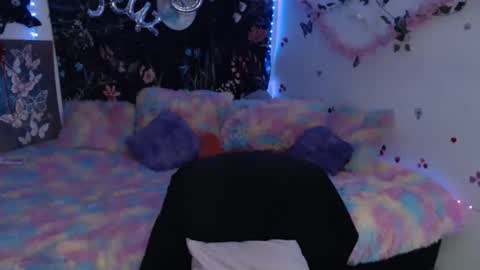 april_l6 online show from February 28, 2026, 11:17 pm