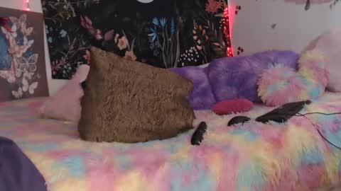 april_l6 online show from April 16, 2026, 11:18 pm