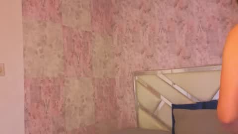 Isabella online show from March 19, 2026, 9:19 pm