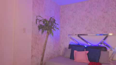 Isabella online show from June 8, 2026, 7:58 pm