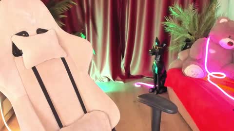 aprill_o_nill online show from April 15, 2026, 4:58 pm