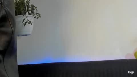 aprillebony319262 online show from February 18, 2026, 7:37 am