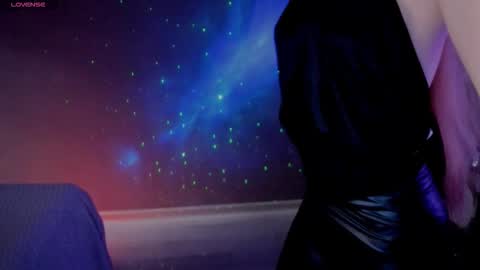 aqualen online show from November 19, 2025, 10:04 am