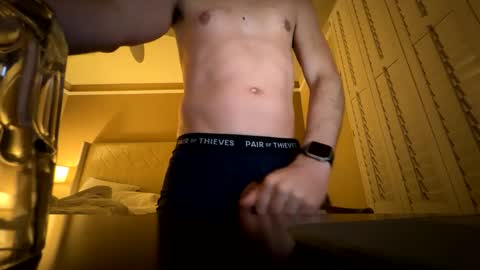 Snapshot of aquawear chatting on February 28, 2025, 4:32 am aquawear online show from February 28, 2025, 4:32 am