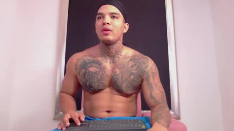 Snapshot of aquiles_elpapi chatting on September 14, 2025, 8:52 pm AquilesElpapi online show from September 14, 2025, 8:52 pm
