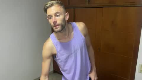 Snapshot of aquilesmade chatting on December 8, 2024, 4:50 pm Aquilesmade online show from December 8, 2024, 4:50 pm