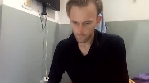 Snapshot of aquilesmade chatting on November 5, 2025, 2:17 pm Aquilesmade online show from November 5, 2025, 2:17 pm