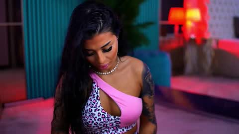 arabellaposh online show from November 24, 2025, 6:13 am