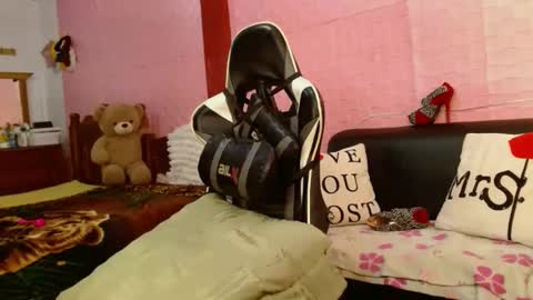 Snapshot of aranza_sexy chatting on December 23, 2024, 1:13 pm Aranza online show from December 23, 2024, 1:13 pm