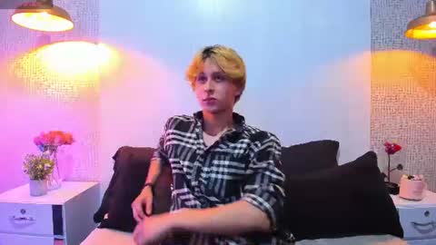 Snapshot of archie6_ chatting on August 8, 2026, 4:25 am your archie online show from August 8, 2026, 4:25 am